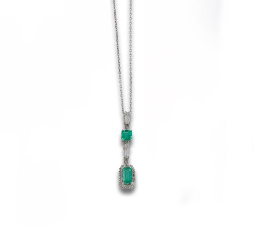 COLGANTE DE ORO BLANCO CON DIAMANTES Y ESMERALDAS