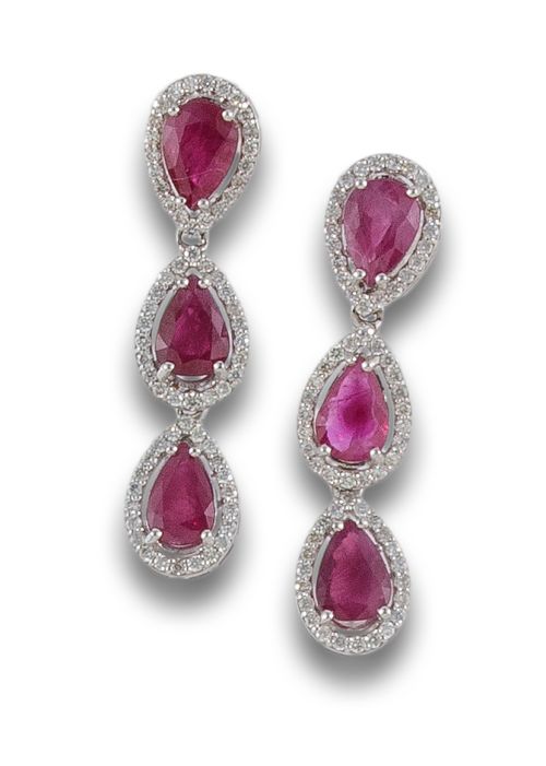 PEDIENTES DE ORO BLANCO CON RUBIES Y DIAMANTES