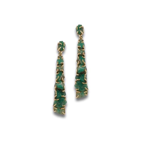 PENDIENTES LARGOS DE ORO Y ESMERALDAS
