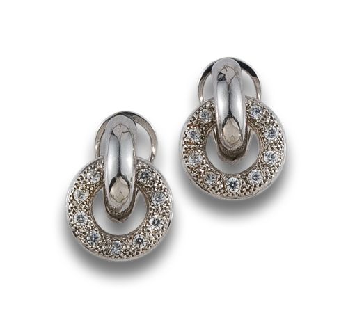 PENDIENTES DE ORO BLANCO CON PIEDRAS DE IMITACION