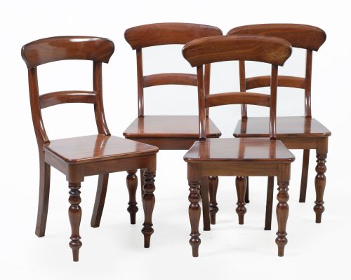 Cuatro sillas de estilo victoriano, S. XX