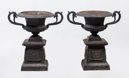 Pareja de copas de hierro, posiblemente Francia, pps. S. XX