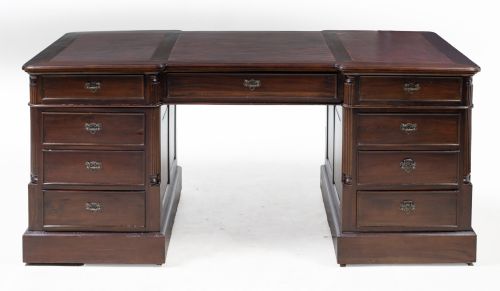 Escritorio doble de pedestal siguiendo modelos ingleses del