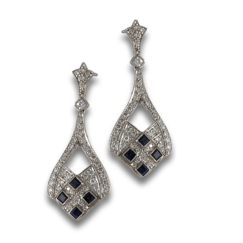 PENDIENTES LARGOS ESTILO ART DECO EN PLATINO CON ZAFIROS Y