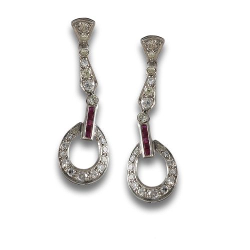 PENDIENTES LARGOS ESTILO ART DECO CON DIAMANTES Y RUBIES