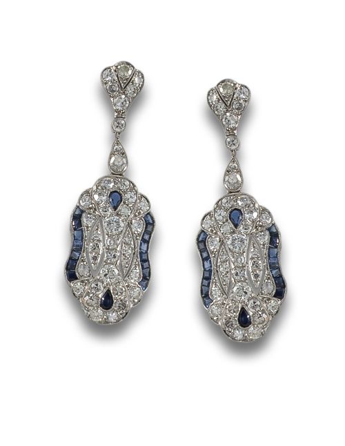 PENDIENTES ESTILO ART DECO DE PLATINO, DIAMANTES Y ZAFIROS