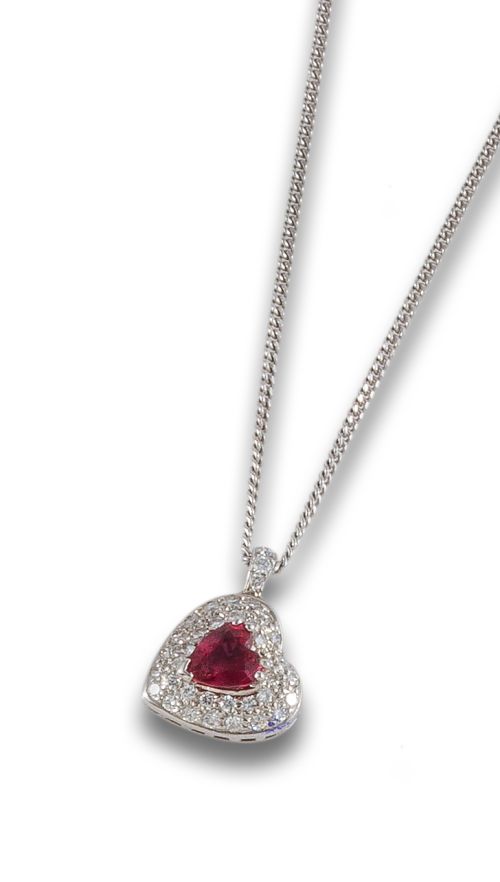 CORAZÓN CON RUBÍ Y BRILLANTES