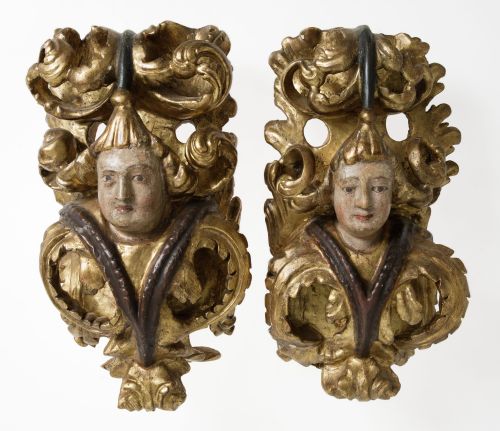 Pareja de remates, posiblemente fragmentos de retablo, en m