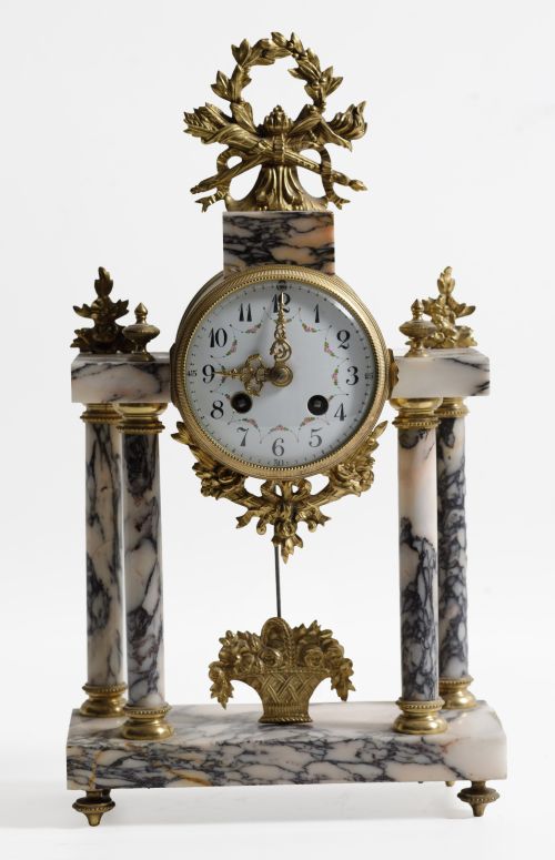 Reloj de mesa estilo Luis XVI, pps. S. XX
