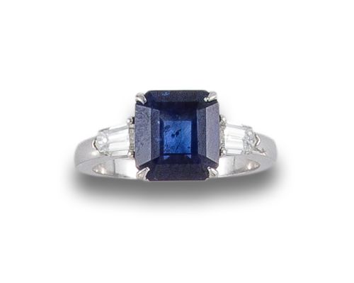 SORTIJA TRESILLO DE ORO CON ZAFIRO Y DIAMANTES