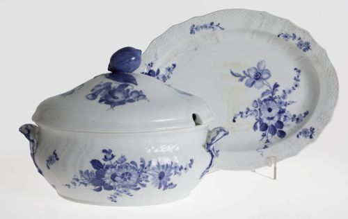 Sopera con presentador de porcelana Royal Copenhage, Dinama