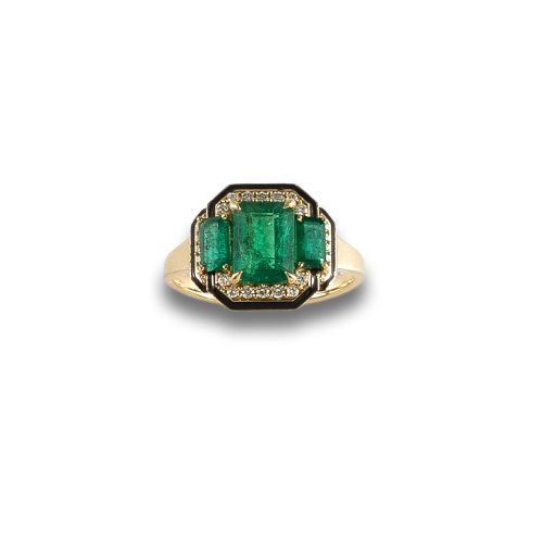 SORTIJA DE ORO CON ESMERALDAS, DIAMANTES Y ESMALTE NEGRO