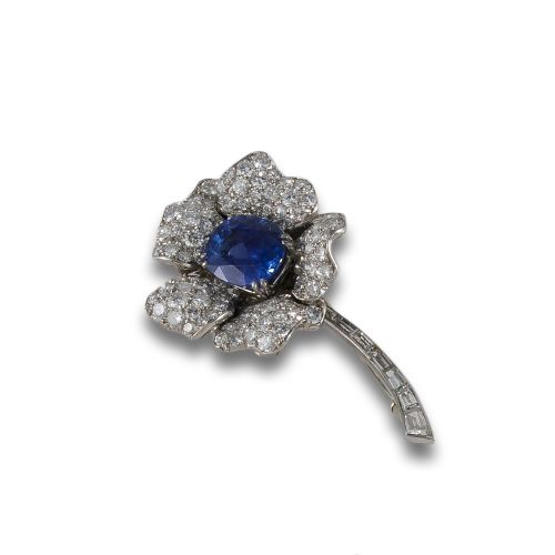 BROCHE FLOR CON ZAFIRO Y BRILLANTES