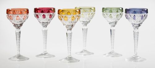 Seis copas de licor siguiendo modelos de Bohemia