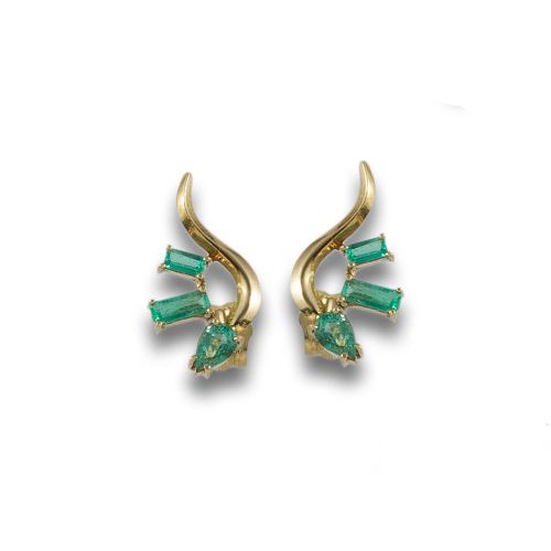PENDIENTES DE ORO, DIAMANTES Y ESMERALDAS