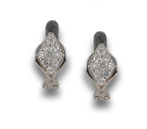 PENDIENTES DE ORO Y BRILLANTES