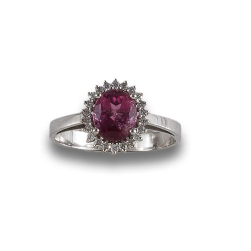 SORTIJA DE ORO, RUBELITA Y DIAMANTES