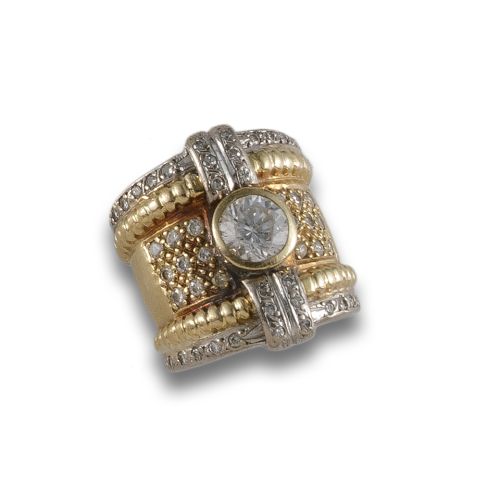 SORTIJA DE ORO CON PIEDRA DE IMITACION