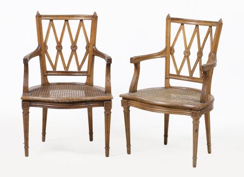 Pareja de sillas de brazos provenzales de estilo Luis XVI,