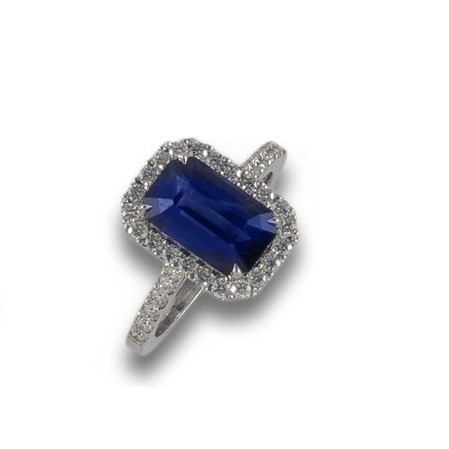 SORTIJA DE ORO ZAFIRO DE 3.76 CT Y BRILLANTES