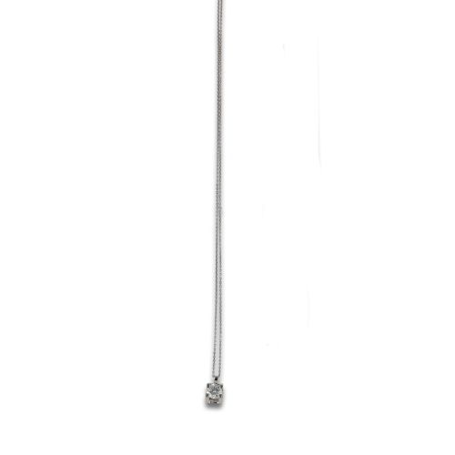 COLGANTE SOLITARIO CON  BRILLANTE