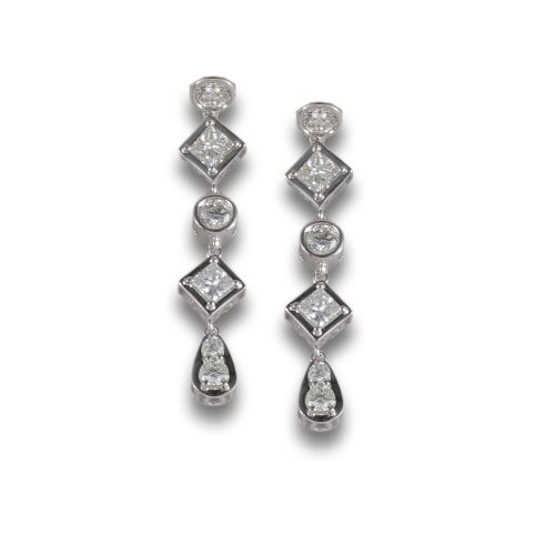 PENDIENTES LARGOS ORO BLANCO Y DIAMANTES