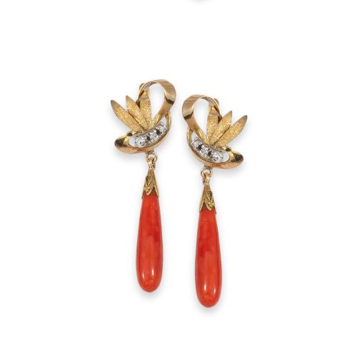 PENDIENTES DE ORO, CORAL Y BRILLANTES