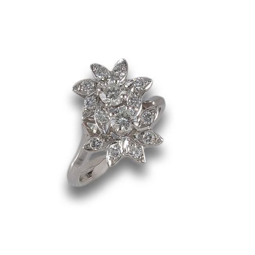 SORTIJA DOBLE FLOR CON DIAMANTES