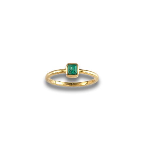 SORTIJA DE ORO CON ESMERALDA