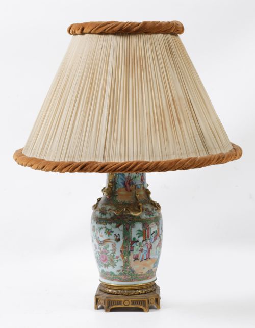 Lámpara de mesa a partir de un jarrón de porcelana chino, f
