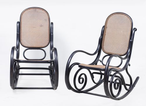 Pareja de mecedoras de estilo Thonet, c. 1900