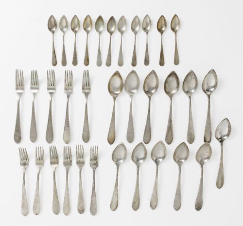 Conjunto de cubiertos de plata española con marcas de Córdo