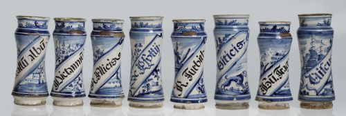  Colección de ocho botes de farmacia Cataluña S.XVIII-XIX