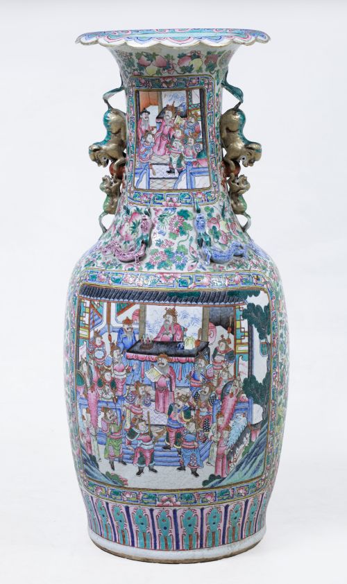 Tibor chino de porcelana vidriada y policromada, Cantón S.X