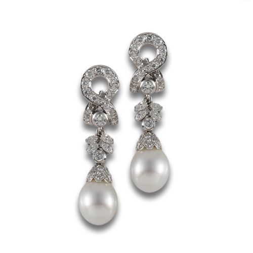 PENDIENTES LARGOS DE ORO, DIAMANTES Y PERLAS