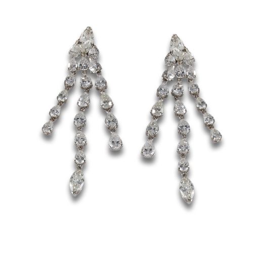 PENDIENTES LARGOS DE ORO Y DIAMANTES