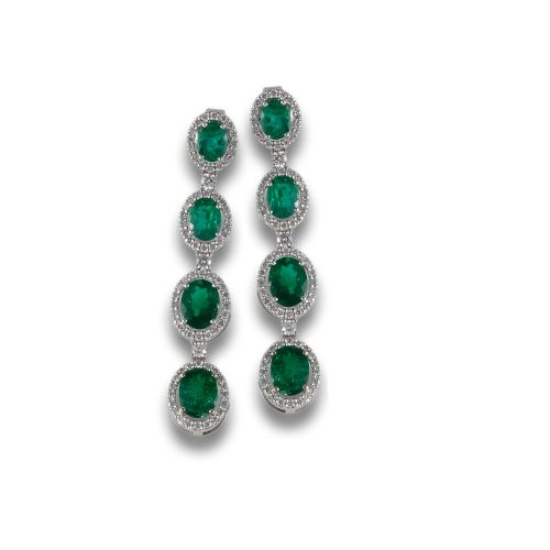 PENDIENTES DE ORO, ESMERALDAS COLOMBIANAS Y DIAMANTES