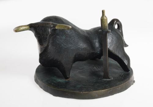 ANÓNIMO, "Toro", Escultura de bronce patinado