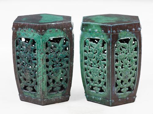 Pareja de taburetes de cerámica oriental, S. XX