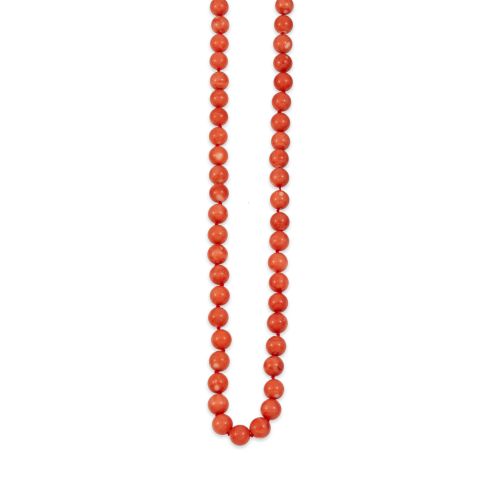 COLLAR DE CUENTAS DE CORAL CON CIERRE DE ORO Y DIAMANTES