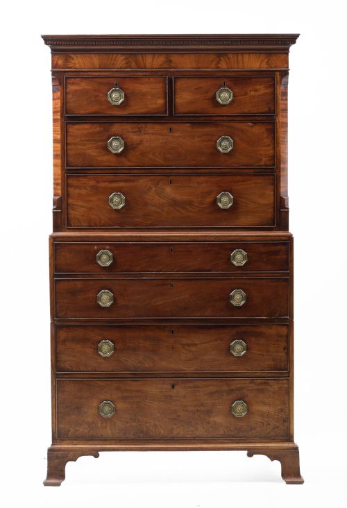 "Chest on drawers" de estilo Jorge III, S. XIX