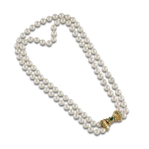 COLLAR DE PERLAS, ORO DIAMANTES Y ESMERALDA. 