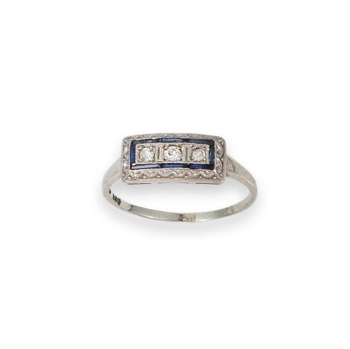 SORTIJA ART DECO DE ORO, ZAFIROS Y DIAMANTES