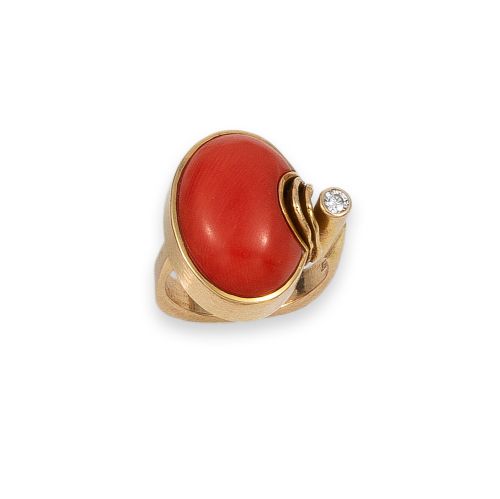 SORTIJA DE ORO DE 14K CON CORAL Y DIAMANTE