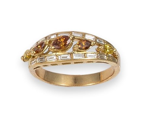 SORTIJA DE ORO CON DIAMANTES FANCY 