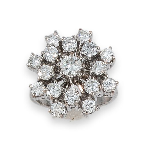 SORTIJA ROSETON DE ORO BLANCO CON DIAMANTES
