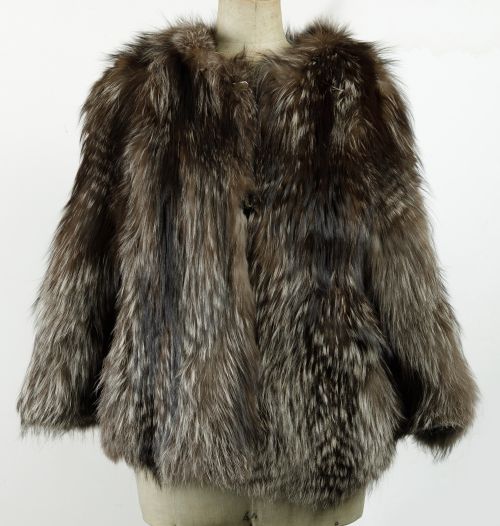 Chaqueta de piel de zorro plateado
