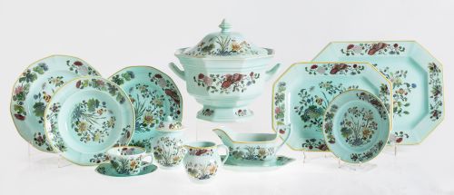 Vajilla Calyx ware, modelo "Ming Jade" con marcas de Adams,