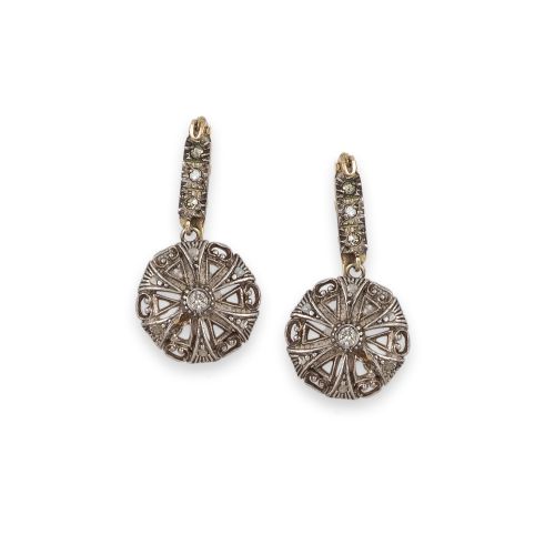 PENDIENTES LARGOS DE ORO CON VISTAS PLATINO Y DIAMANTES