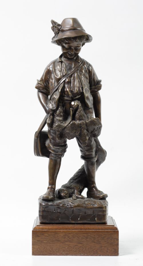 "Niño cazador", escultura de bronce patinado, Francia, S.XX